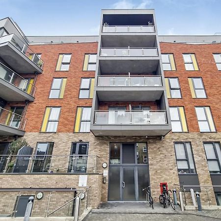 Luxury 2 Bed 2 Bath With Balcony New Build Apartment *South Central London* Buitenkant foto